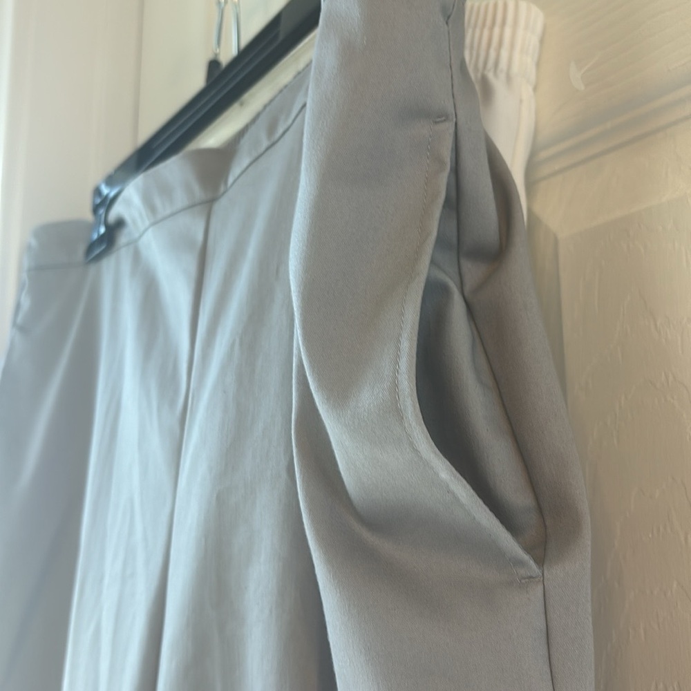 Pants good brand : Alfred Dunner straight  leg pants petite size 18 short .